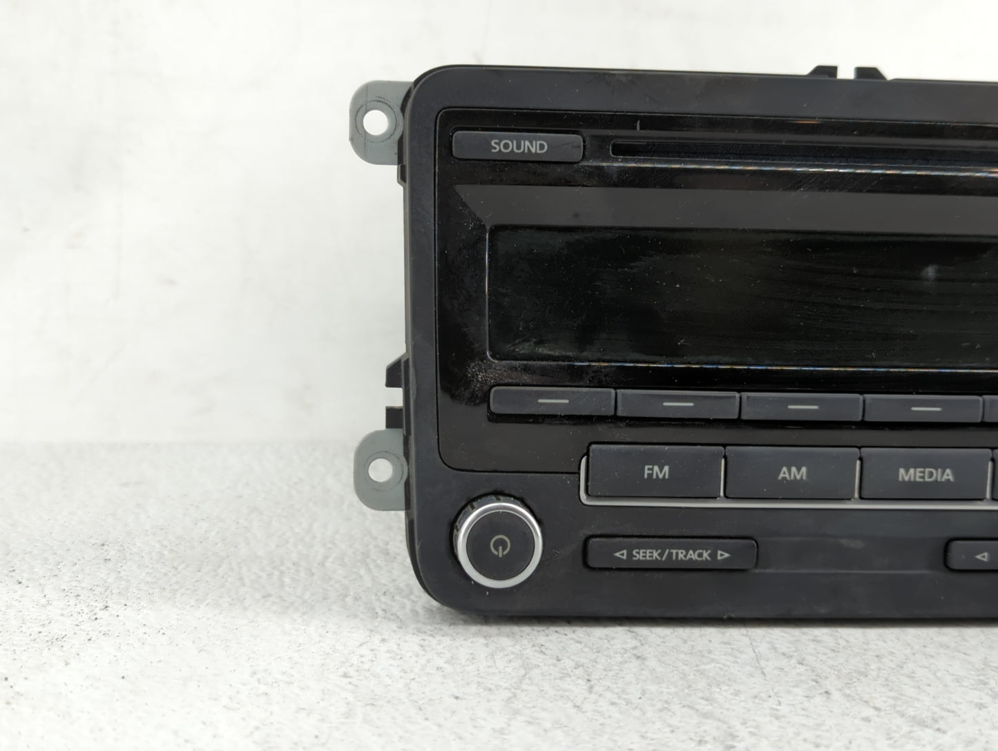 2011-2014 Volkswagen Jetta Am Fm Cd Player Radio Receiver - Oemusedautoparts1.com