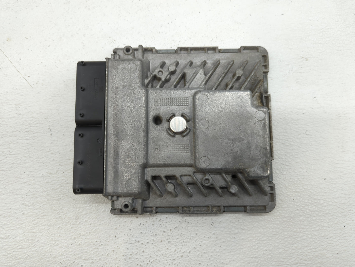 2014 Volkswagen Jetta PCM Engine Control Computer ECU ECM PCU OEM P/N:06K 906 070 C 06K 907 425, 06K 906 070 F Fits OEM Used