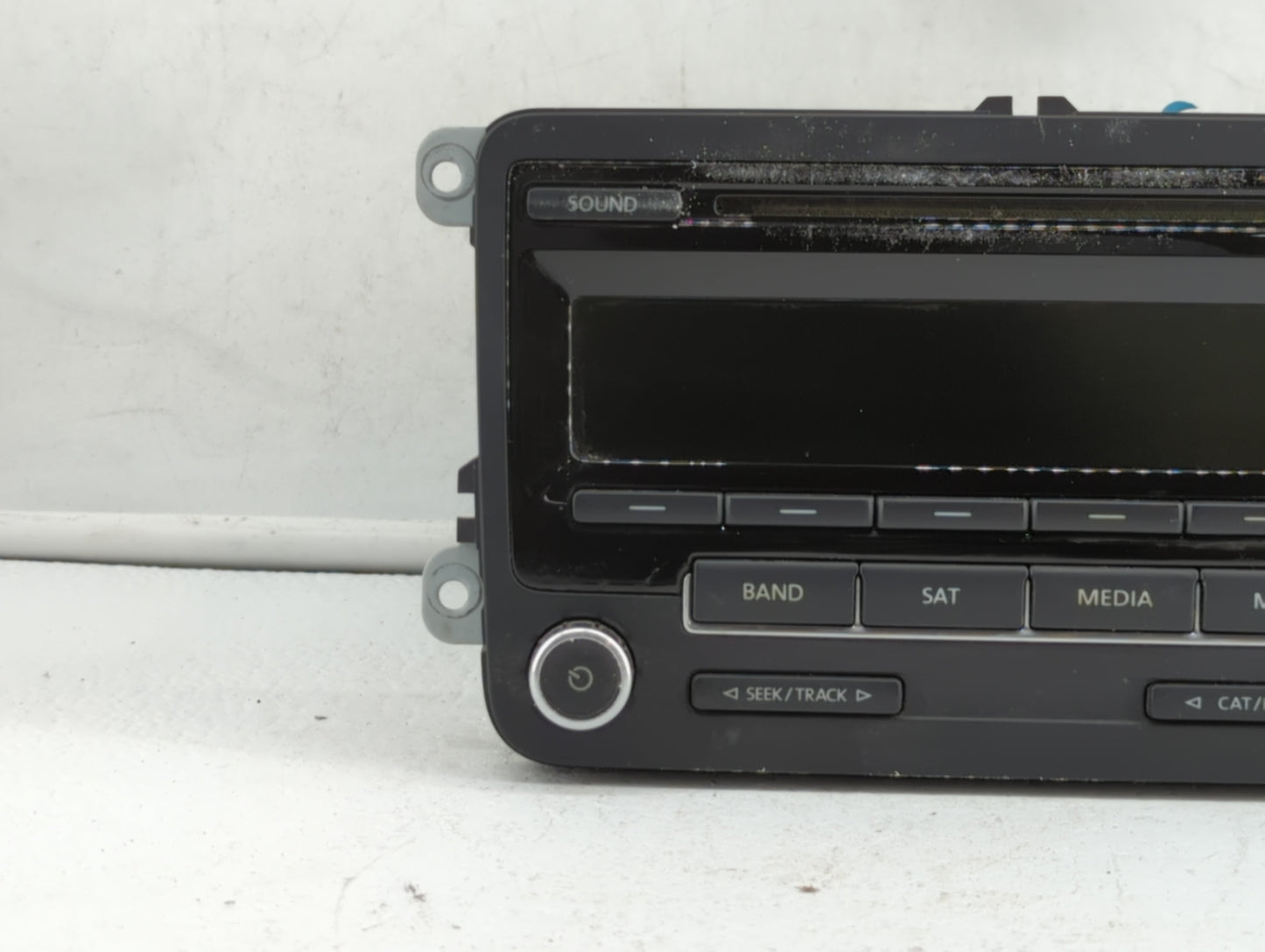 2014-2014 Volkswagen Jetta Am Fm Cd Player Radio Receiver - Oemusedautoparts1.com