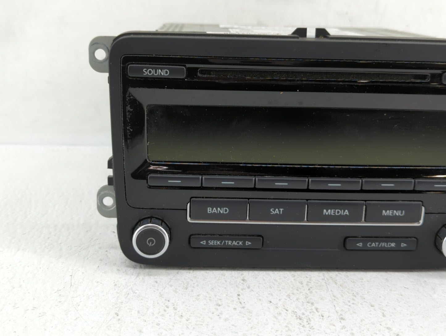 2014-2014 Volkswagen Jetta Am Fm Cd Player Radio Receiver - Oemusedautoparts1.com
