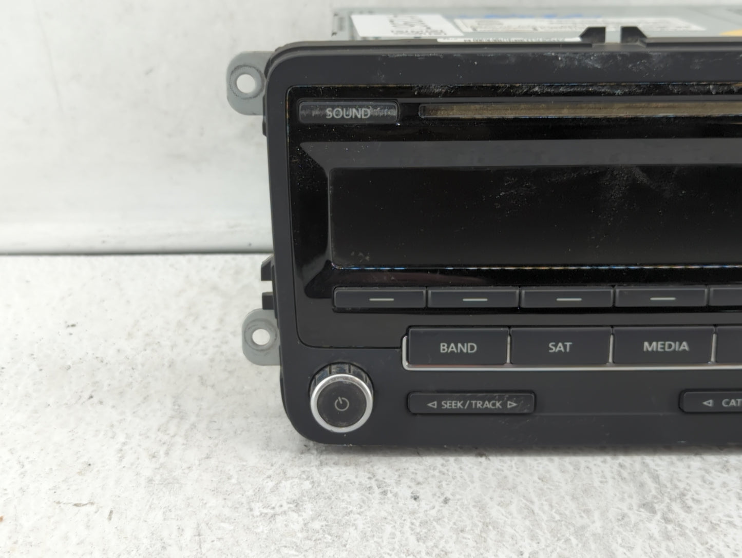 2014-2014 Volkswagen Jetta Am Fm Cd Player Radio Receiver - Oemusedautoparts1.com