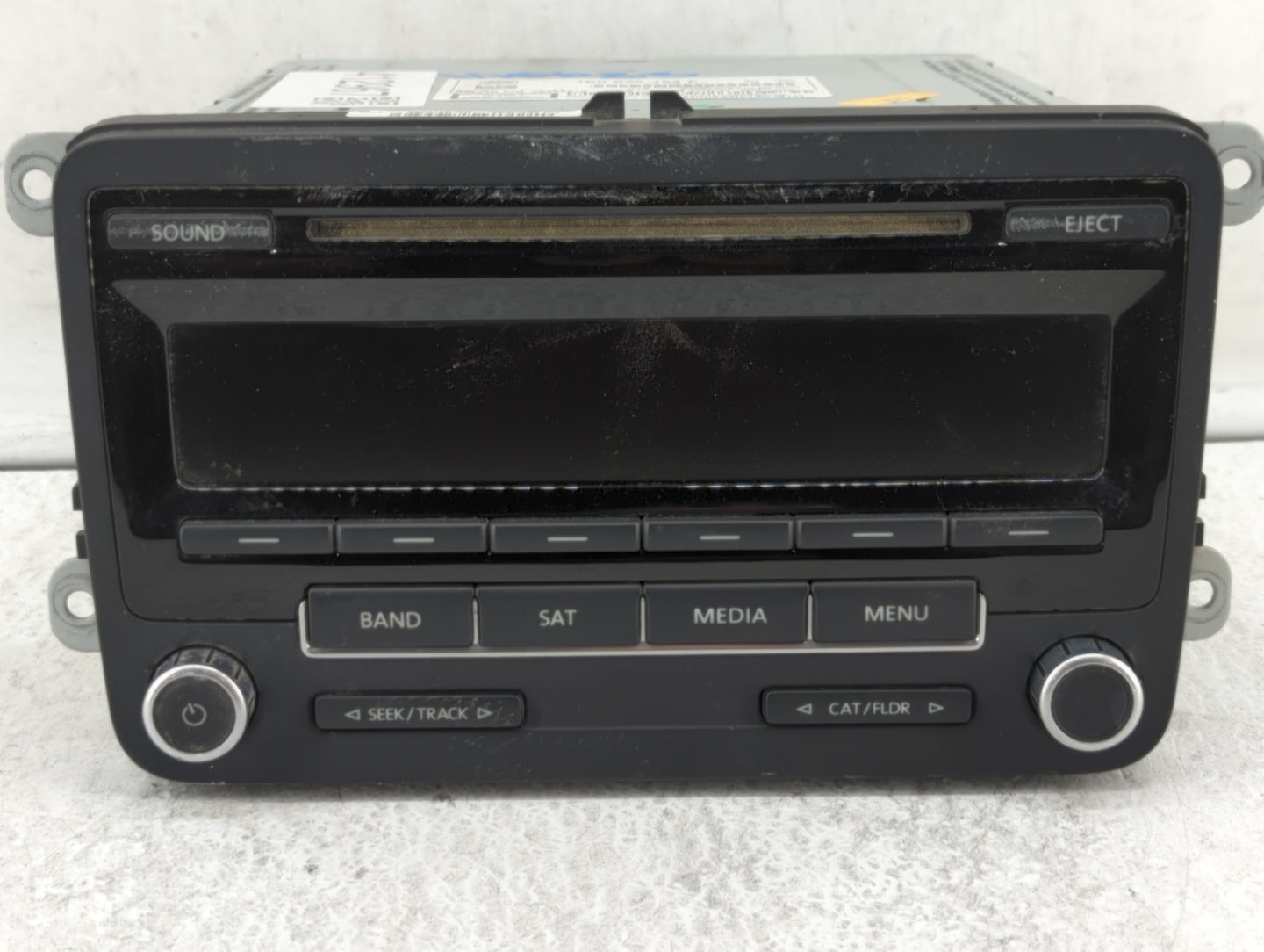 2014-2014 Volkswagen Jetta Am Fm Cd Player Radio Receiver - Oemusedautoparts1.com