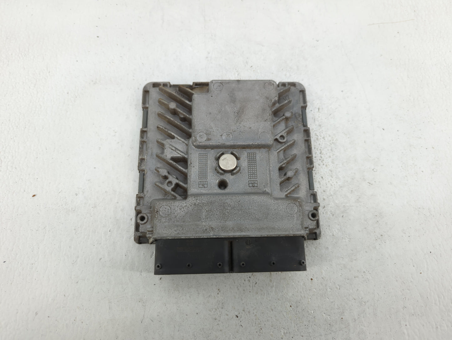 2014 Volkswagen Jetta PCM Engine Control Computer ECU ECM PCU OEM P/N:06K 906 070 C 06K 907 425, 06K 906 070 F Fits OEM Used