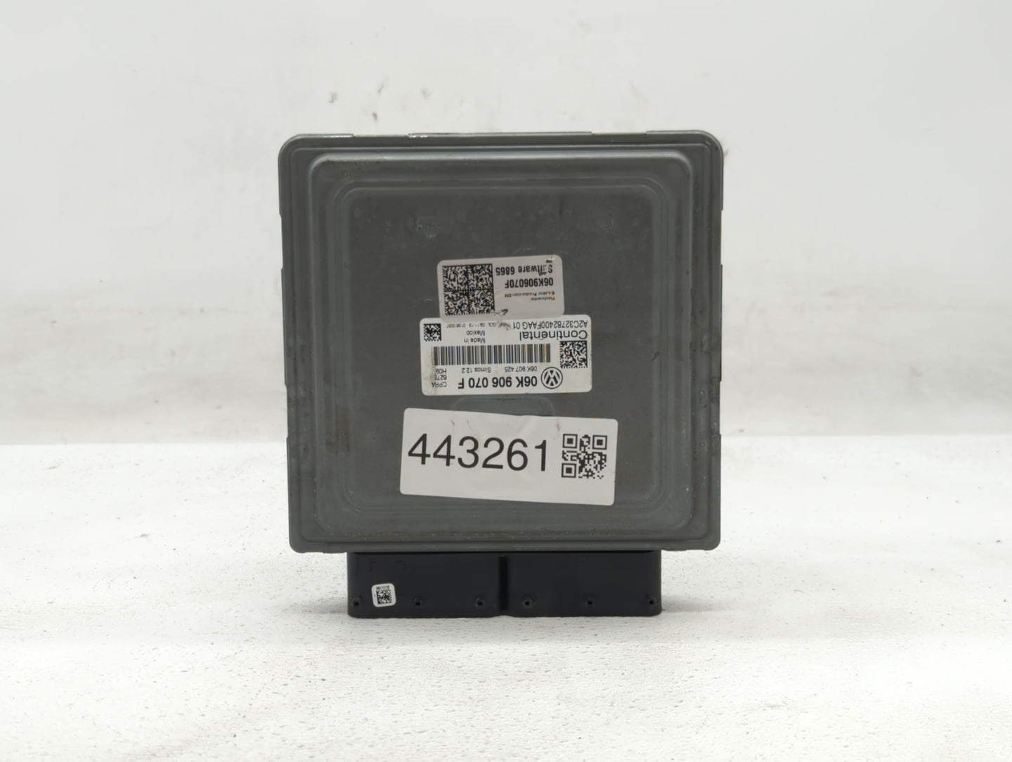 2014 Volkswagen Jetta PCM Engine Control Computer ECU ECM PCU OEM P/N:06K 906 070 C 06K 907 425, 06K 906 070 F Fits OEM Used
