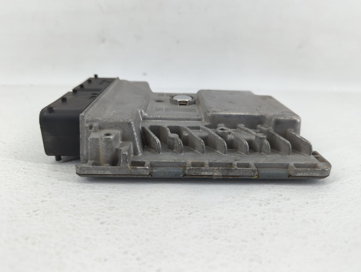 2014 Volkswagen Jetta PCM Engine Control Computer ECU ECM PCU OEM P/N:06K 907 425 06K 906 070 C, 06K 906 070 F OEM Used Auto