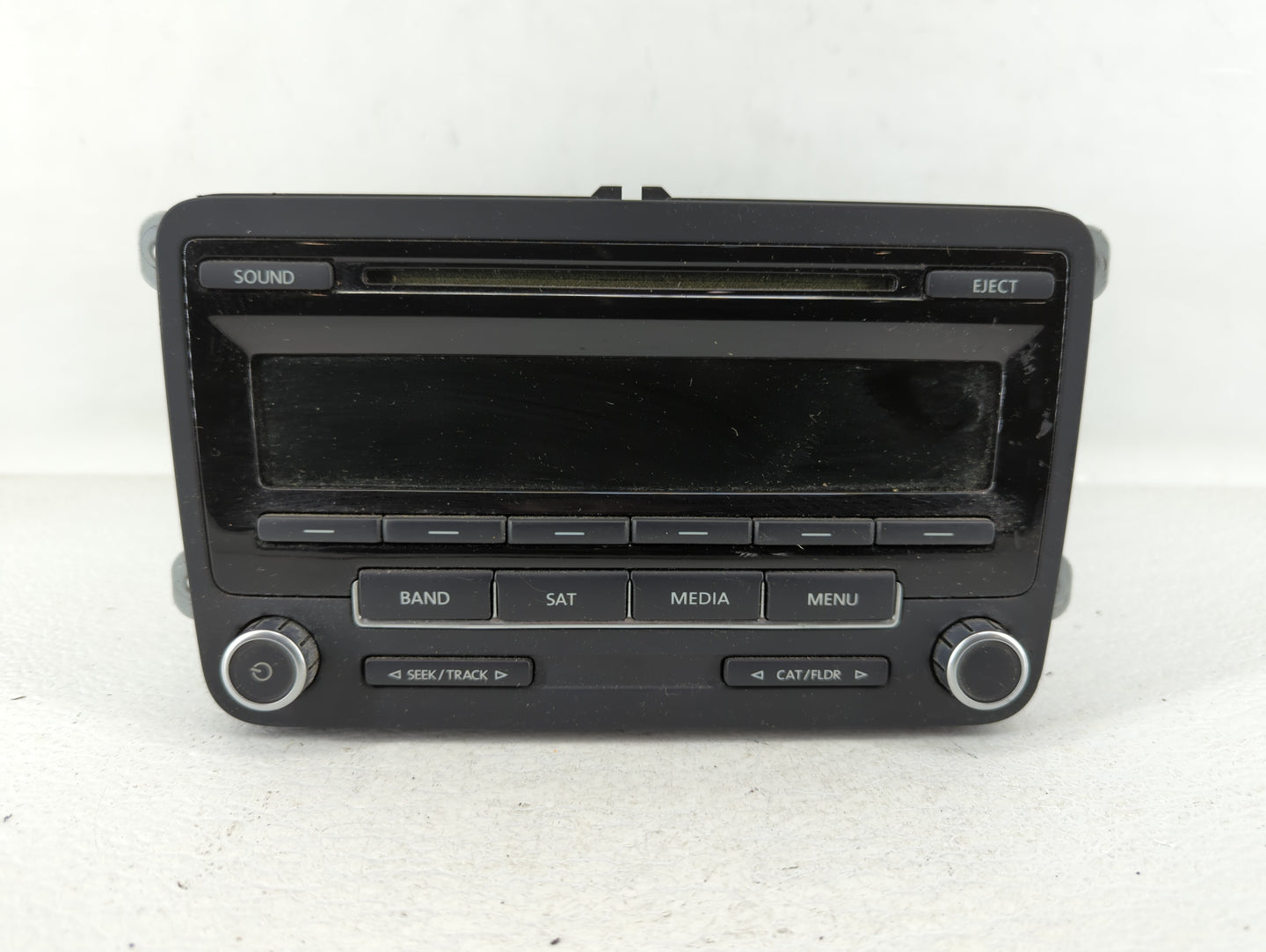 2012-2017 Volkswagen Jetta Am Fm Cd Player Radio Receiver - Oemusedautoparts1.com