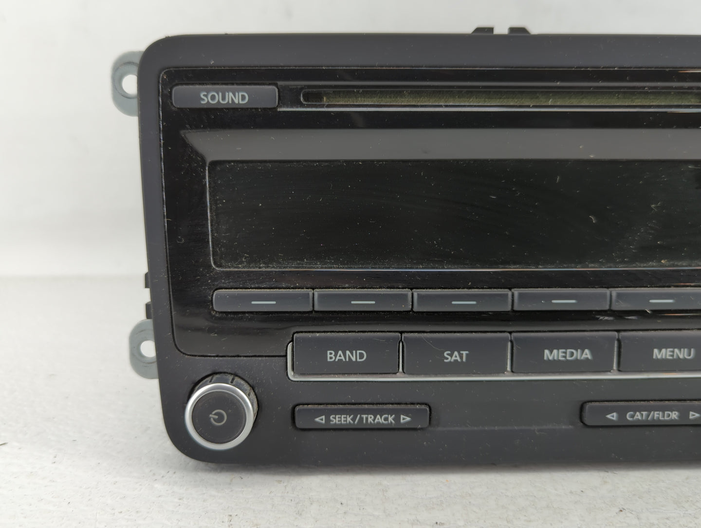 2012-2017 Volkswagen Jetta Am Fm Cd Player Radio Receiver - Oemusedautoparts1.com