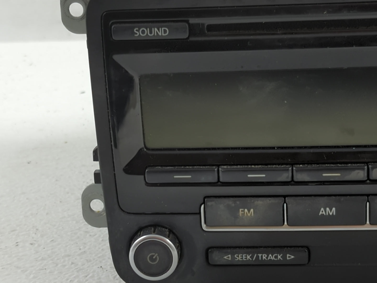 2011-2014 Volkswagen Jetta Am Fm Cd Player Radio Receiver - Oemusedautoparts1.com