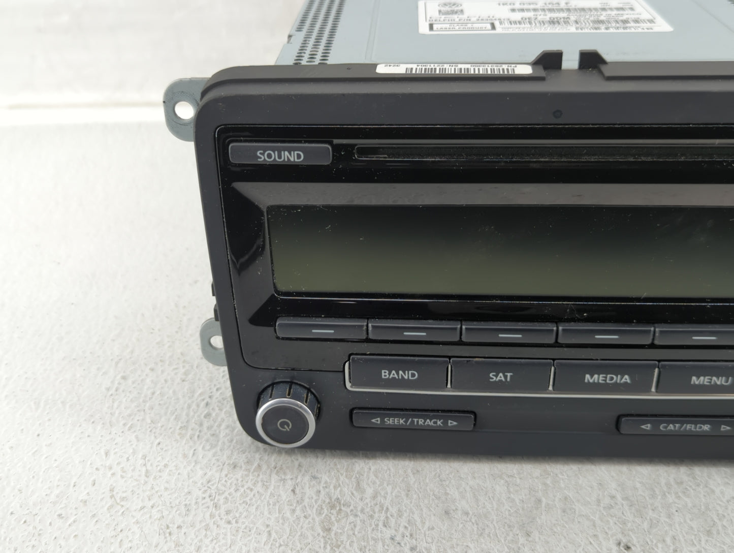 2014-2014 Volkswagen Jetta Am Fm Cd Player Radio Receiver - Oemusedautoparts1.com