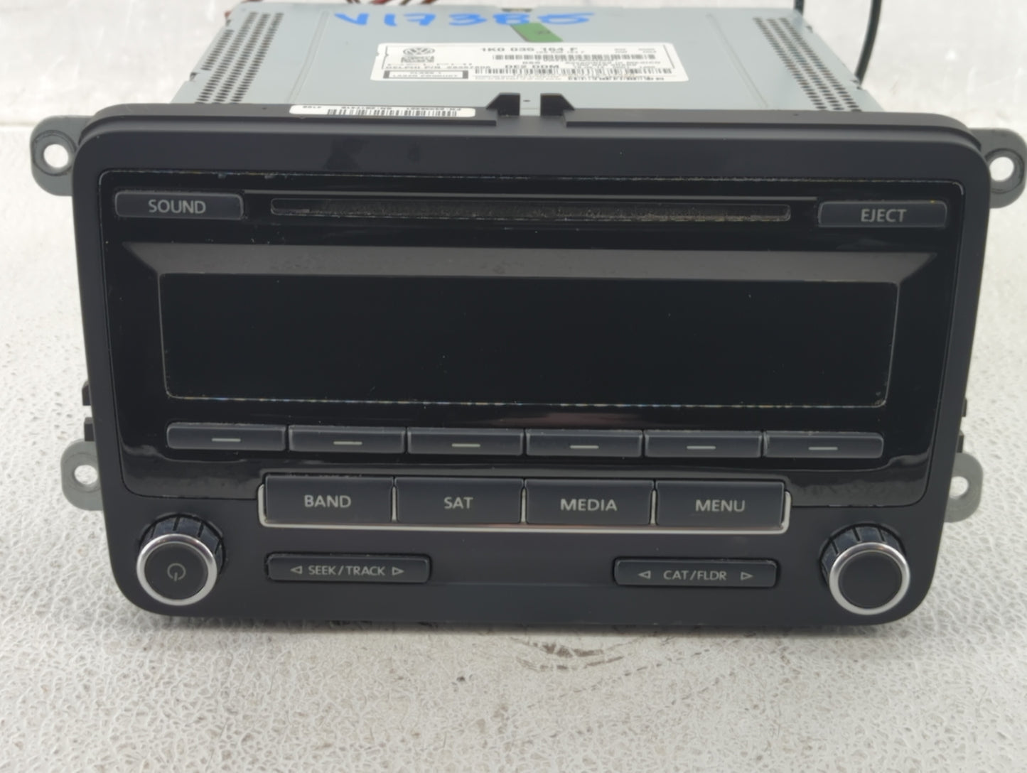2014-2014 Volkswagen Jetta Am Fm Cd Player Radio Receiver - Oemusedautoparts1.com