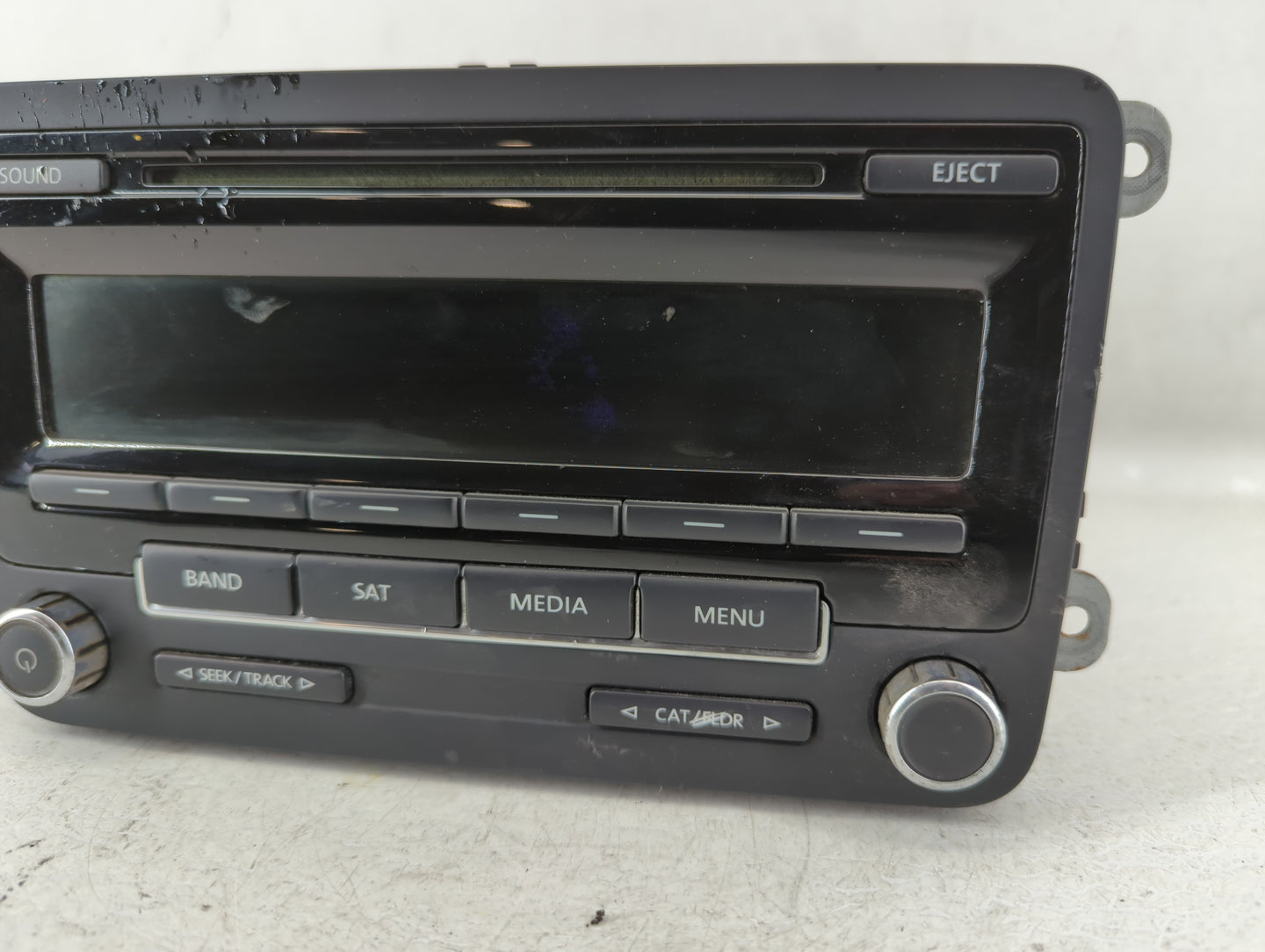 2014-2014 Volkswagen Jetta Am Fm Cd Player Radio Receiver - Oemusedautoparts1.com