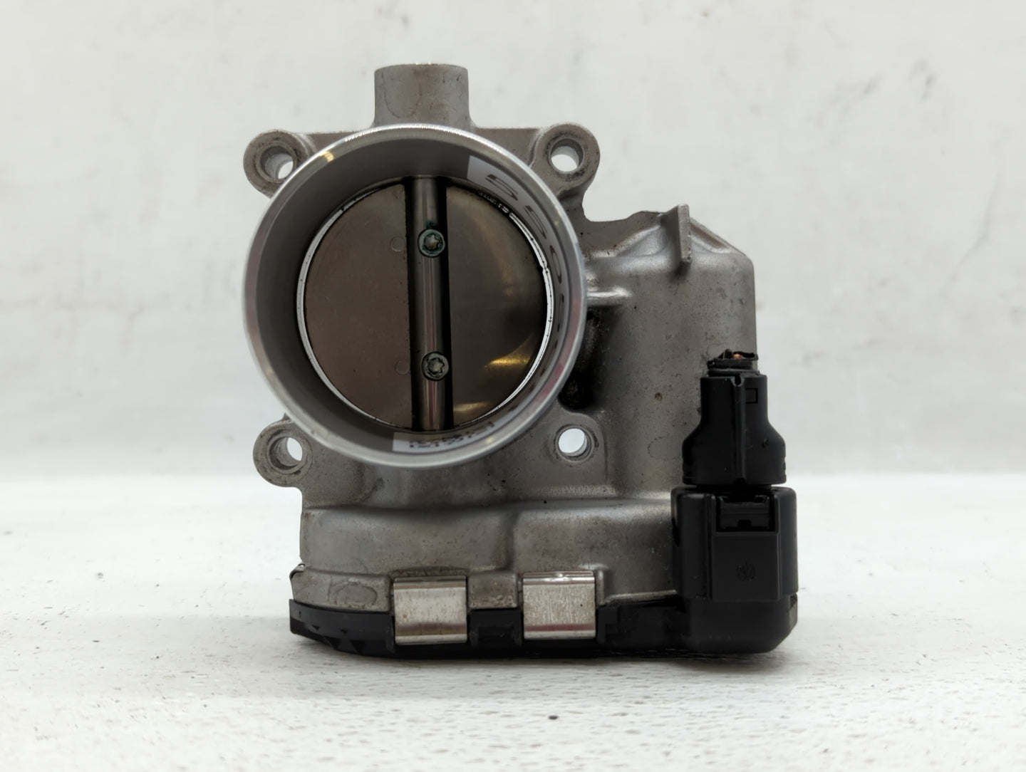 2014-2017 Volkswagen Jetta Throttle Body P/N:06K 133 062 D Fits Fits 2014 2015 2016 2017 OEM Used Auto Parts - Oemusedautopa