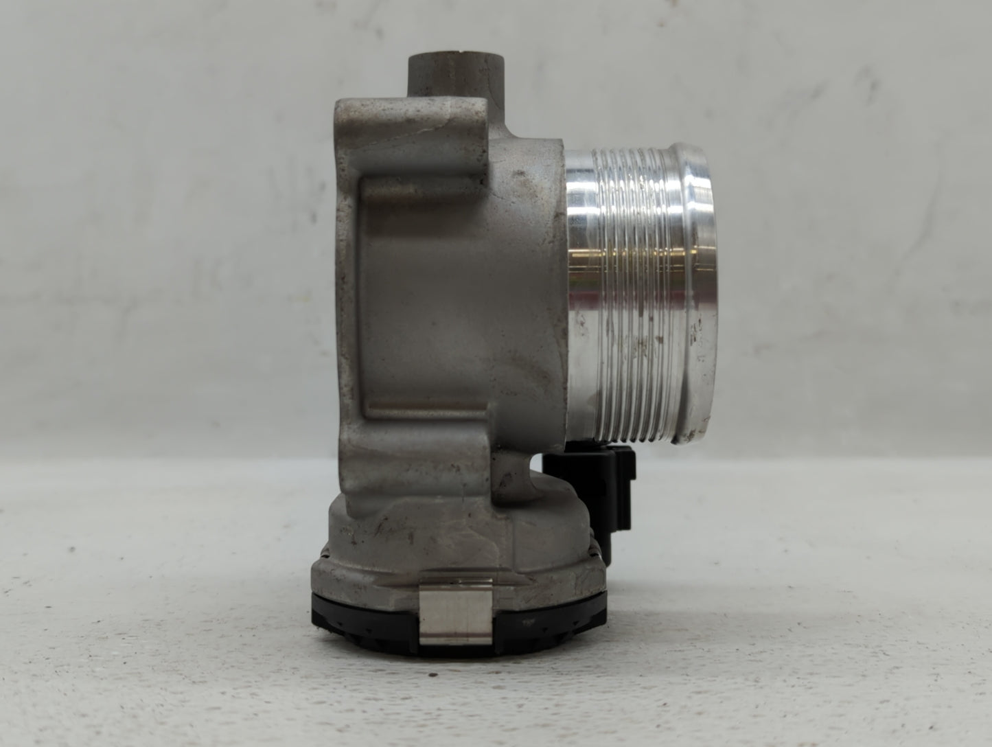 2014-2017 Volkswagen Jetta Throttle Body P/N:06K 133 062 D Fits Fits 2014 2015 2016 2017 OEM Used Auto Parts - Oemusedautopa