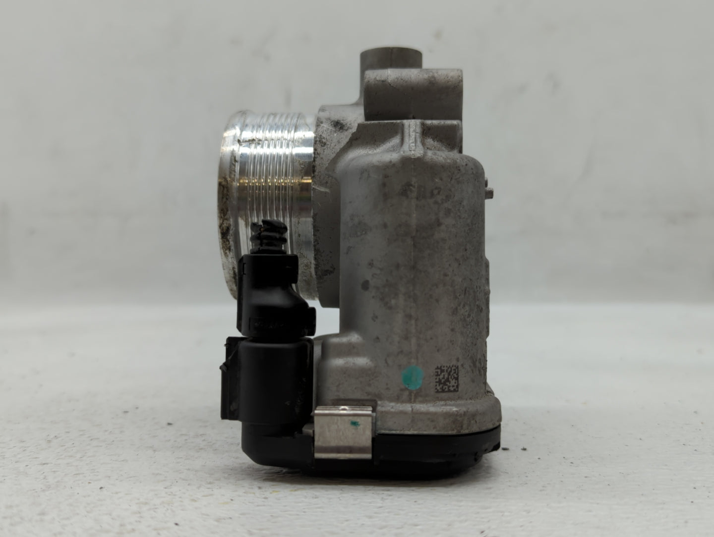 2014-2017 Volkswagen Jetta Throttle Body P/N:06K 133 062 D Fits Fits 2014 2015 2016 2017 OEM Used Auto Parts - Oemusedautopa