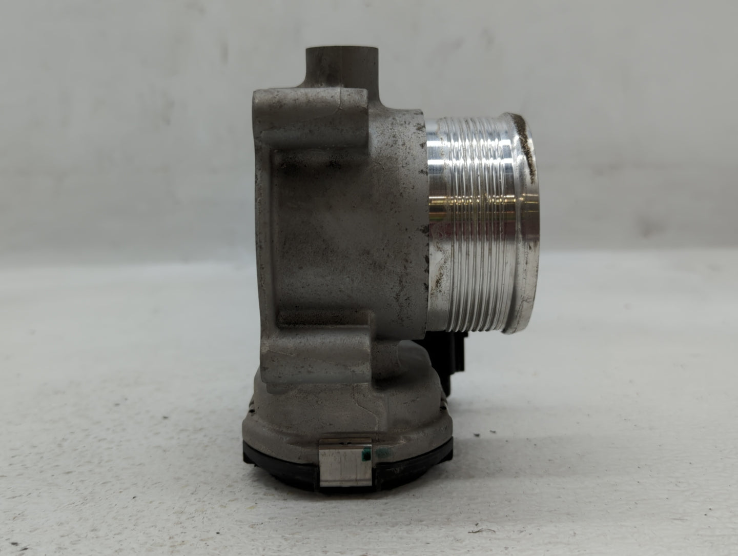 2014-2017 Volkswagen Jetta Throttle Body P/N:06K 133 062 D Fits Fits 2014 2015 2016 2017 OEM Used Auto Parts - Oemusedautopa