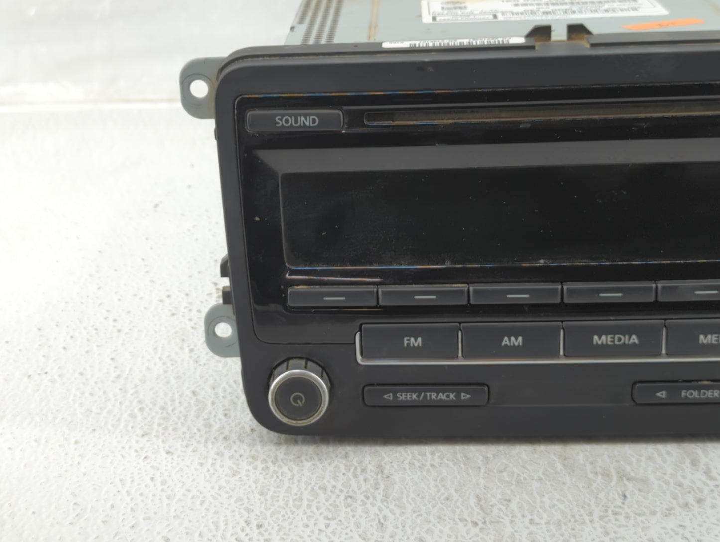 2011-2014 Volkswagen Jetta Am Fm Cd Player Radio Receiver - Oemusedautoparts1.com