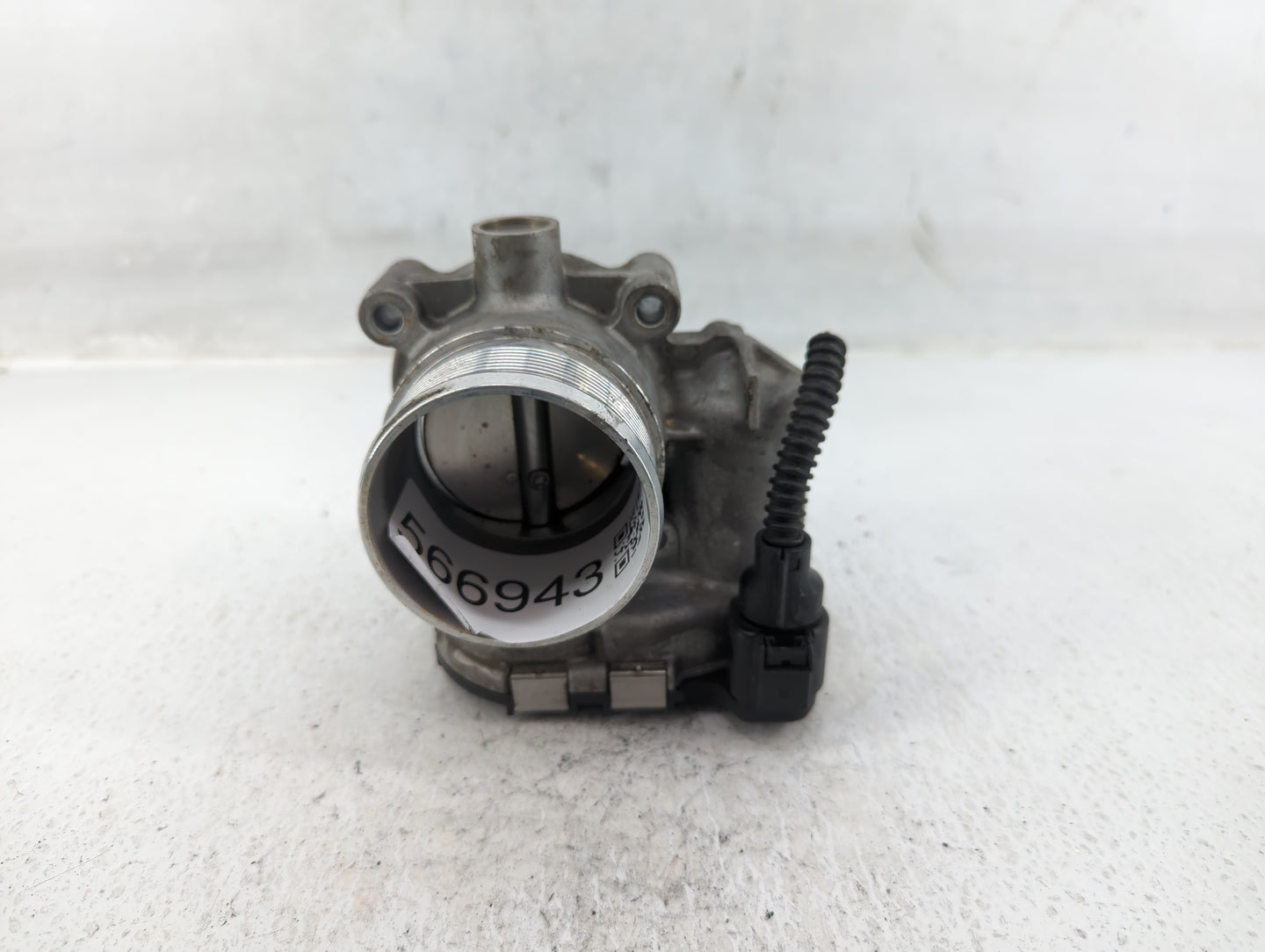 2013-2014 Volkswagen Jetta Throttle Body P/N:06K.133.062C Fits Fits 2013 2014 2015 OEM Used Auto Parts - Oemusedautoparts1.c