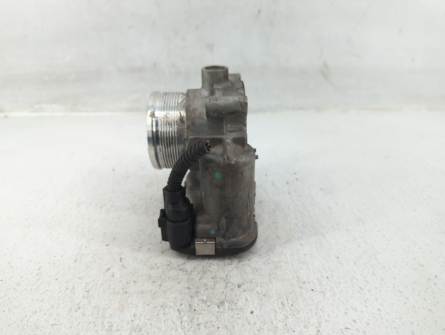 2013-2014 Volkswagen Jetta Throttle Body P/N:06K.133.062C Fits Fits 2013 2014 2015 OEM Used Auto Parts - Oemusedautoparts1.c