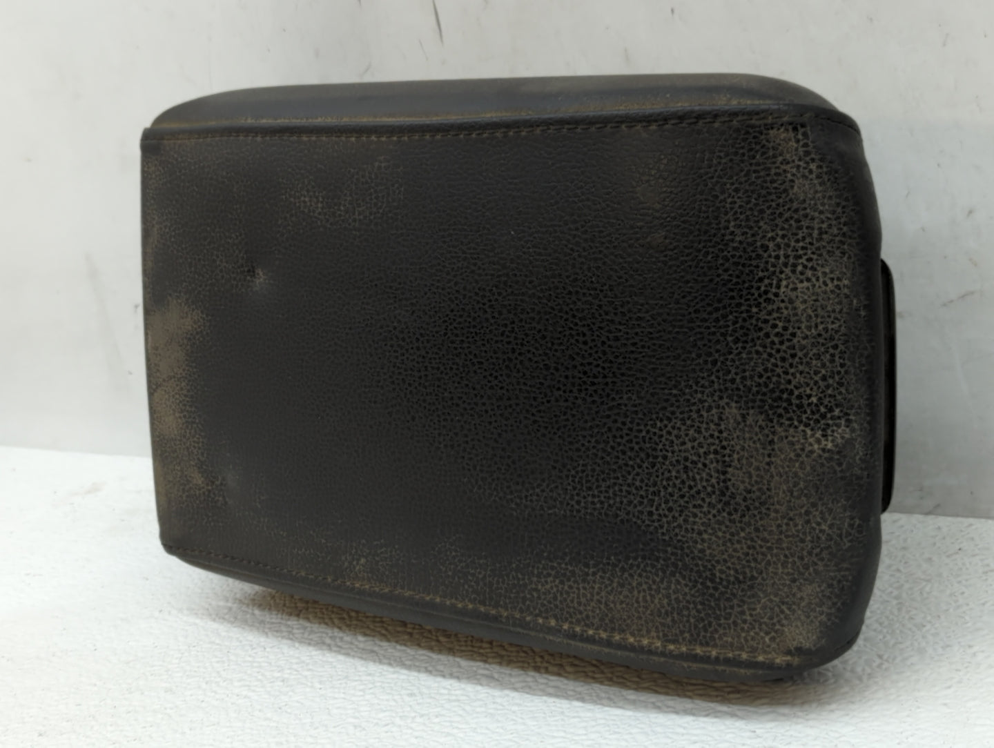 2014 Volkswagen Jetta Center Console Armrest Cover Lid Black - Oemusedautoparts1.com