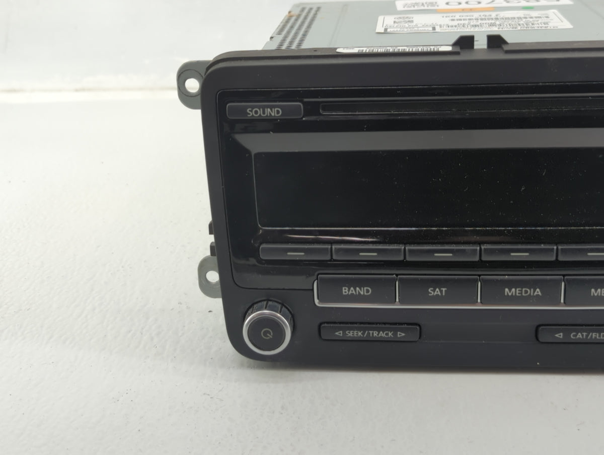 2014-2014 Volkswagen Jetta Am Fm Cd Player Radio Receiver 583700 - Oemusedautoparts1.com