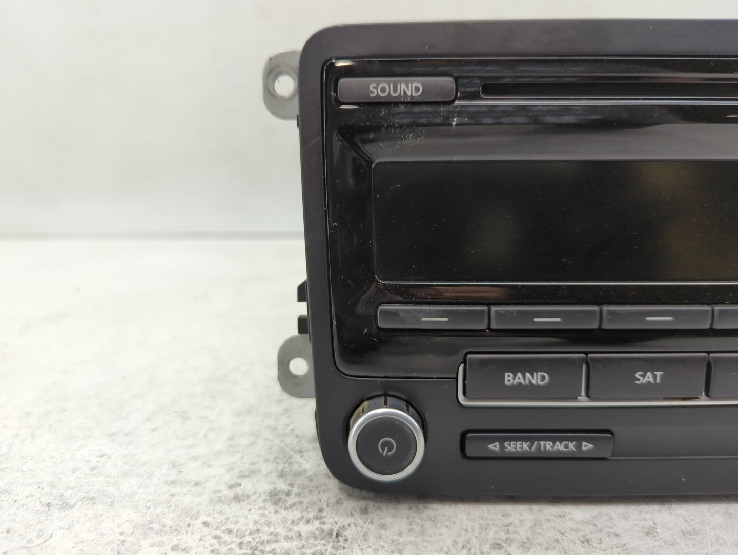 2014-2014 Volkswagen Jetta Am Fm Cd Player Radio Receiver - Oemusedautoparts1.com