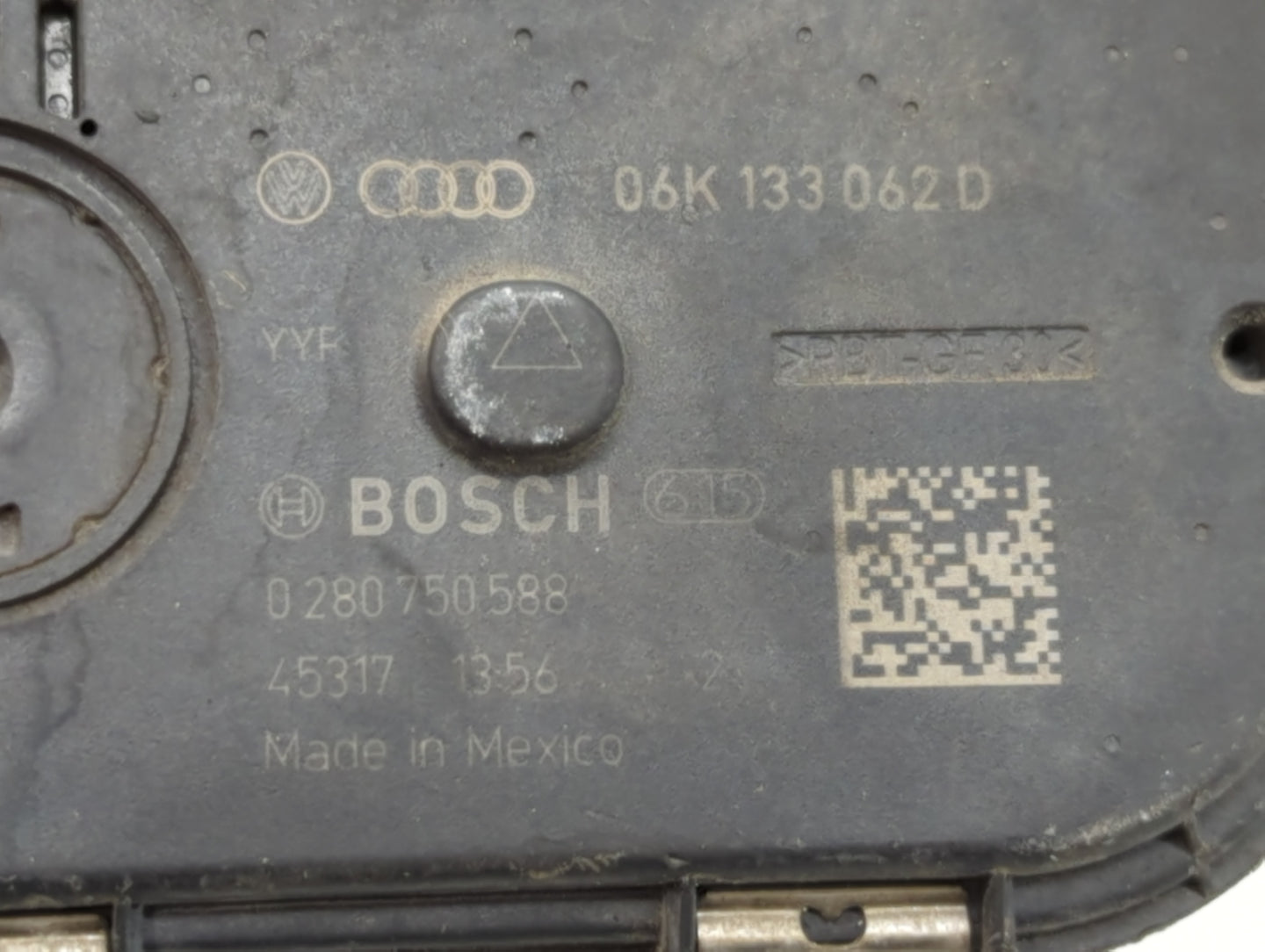 2014-2017 Volkswagen Jetta Throttle Body P/N:06K 133 062D Fits Fits 2014 2015 2016 2017 OEM Used Auto Parts - Oemusedautopar