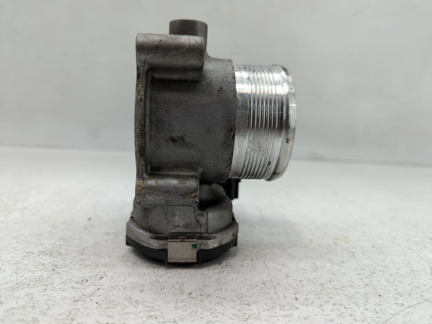 2014-2017 Volkswagen Jetta Throttle Body P/N:06K 133 062E Fits Fits 2014 2015 2016 2017 OEM Used Auto Parts - Oemusedautopar