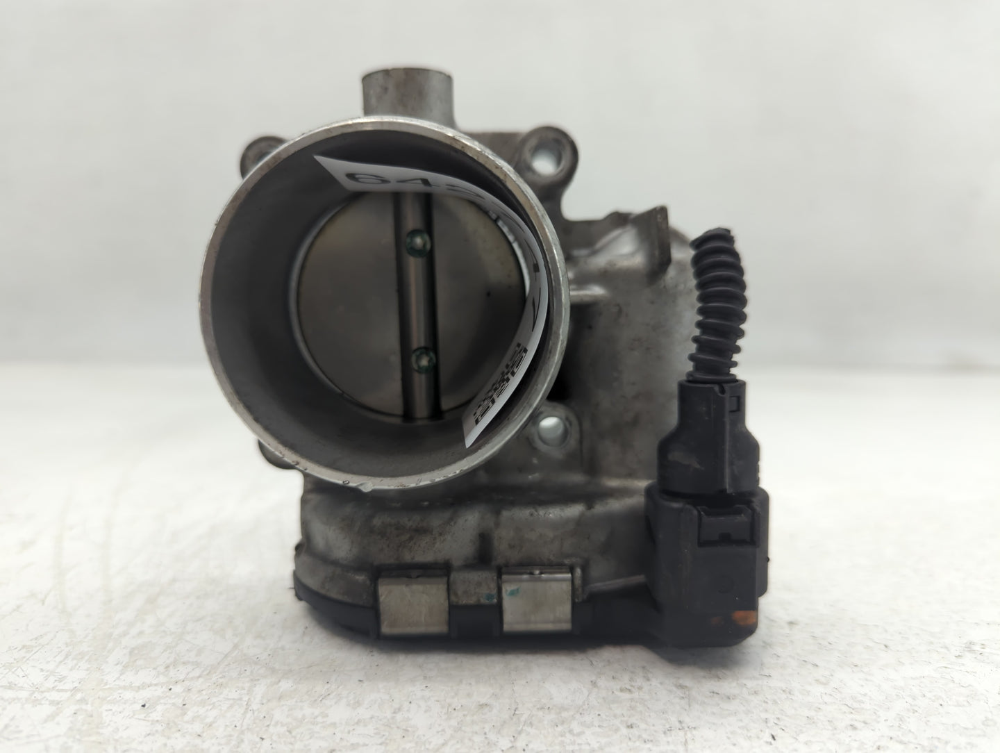 2014-2017 Volkswagen Jetta Throttle Body P/N:06K 133 062D Fits Fits 2014 2015 2016 2017 OEM Used Auto Parts - Oemusedautopar