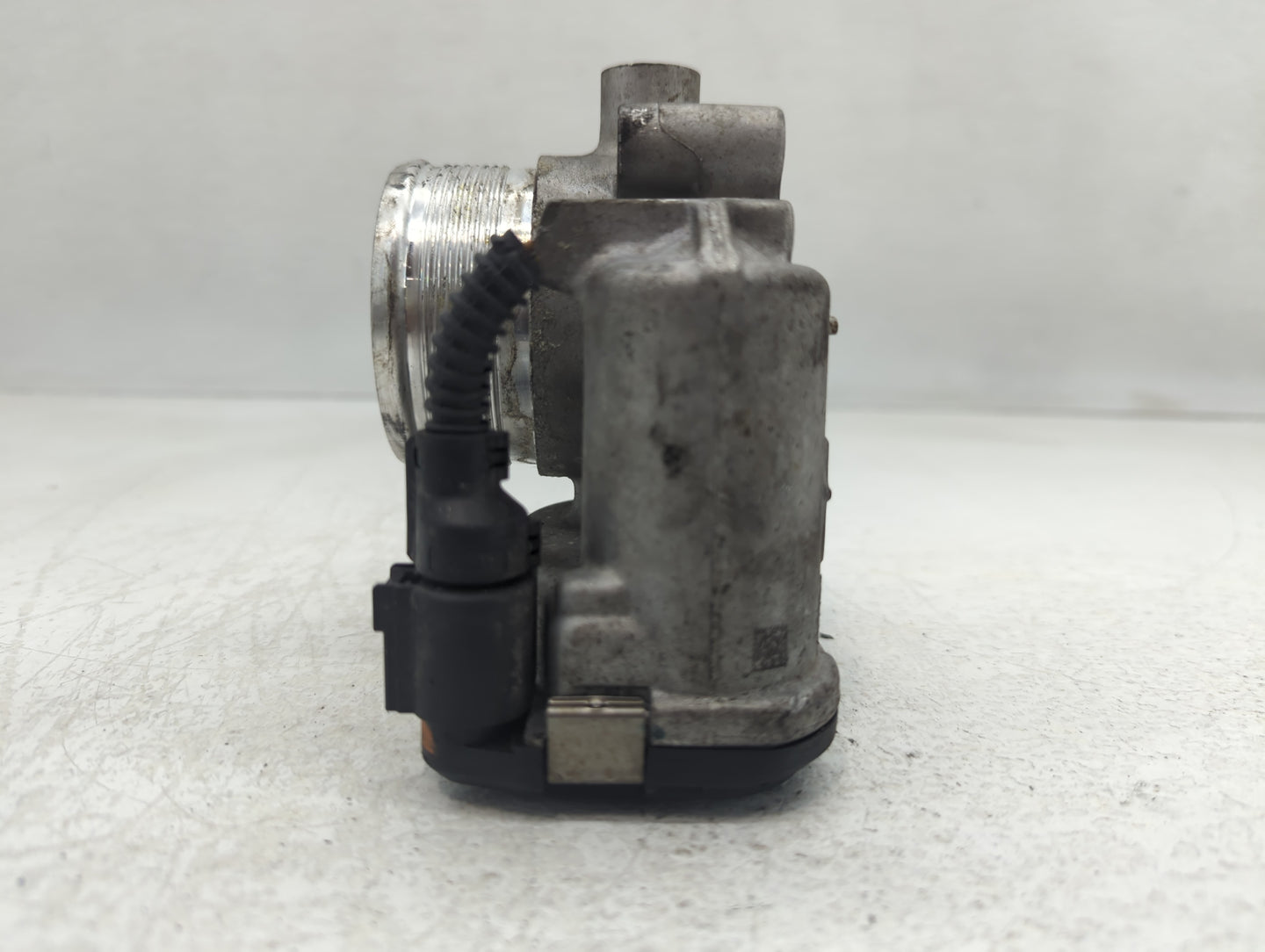 2014-2017 Volkswagen Jetta Throttle Body P/N:06K 133 062D Fits Fits 2014 2015 2016 2017 OEM Used Auto Parts - Oemusedautopar