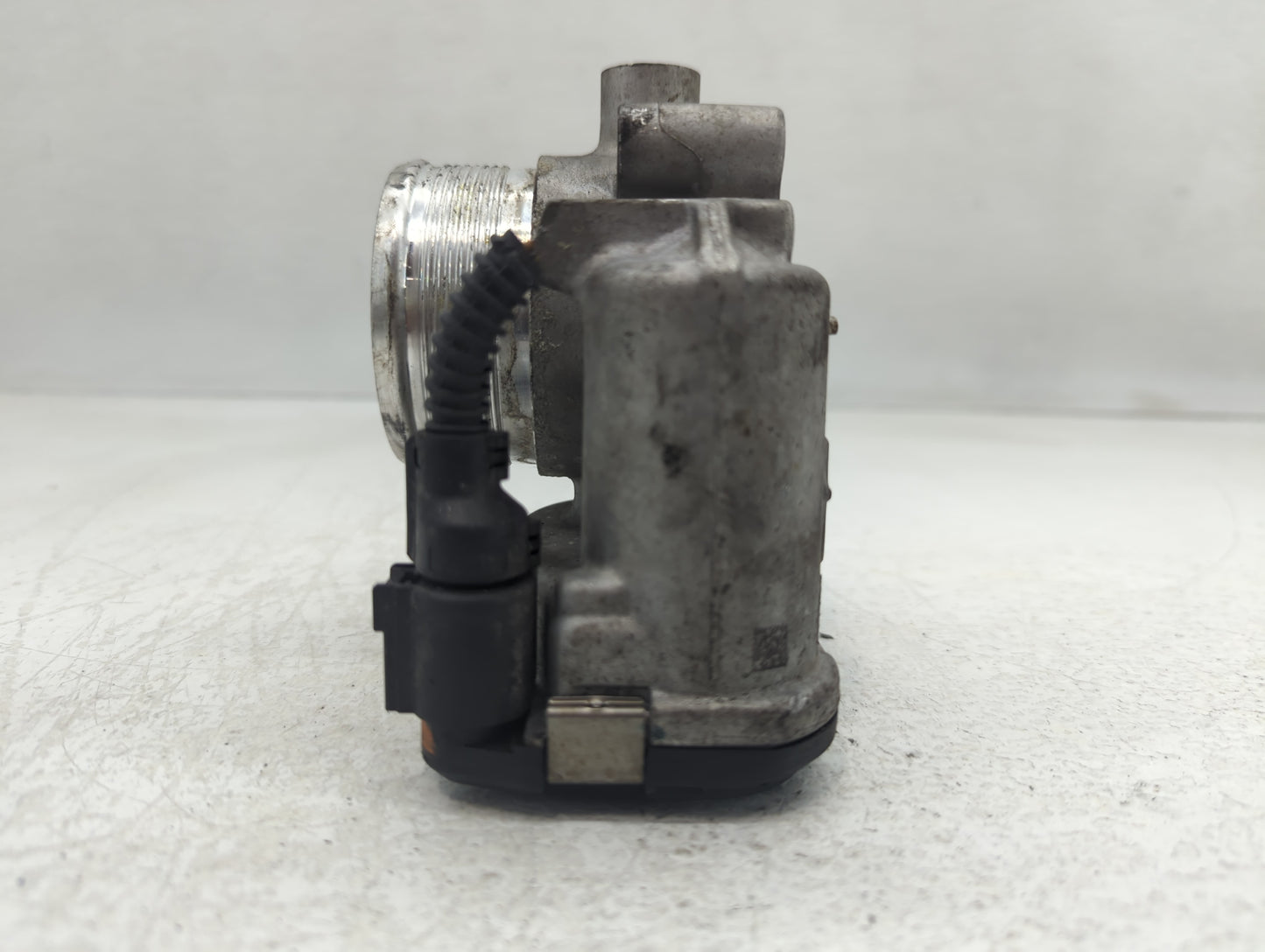 2014-2017 Volkswagen Jetta Throttle Body P/N:06K 133 062D Fits Fits 2014 2015 2016 2017 OEM Used Auto Parts - Oemusedautopar