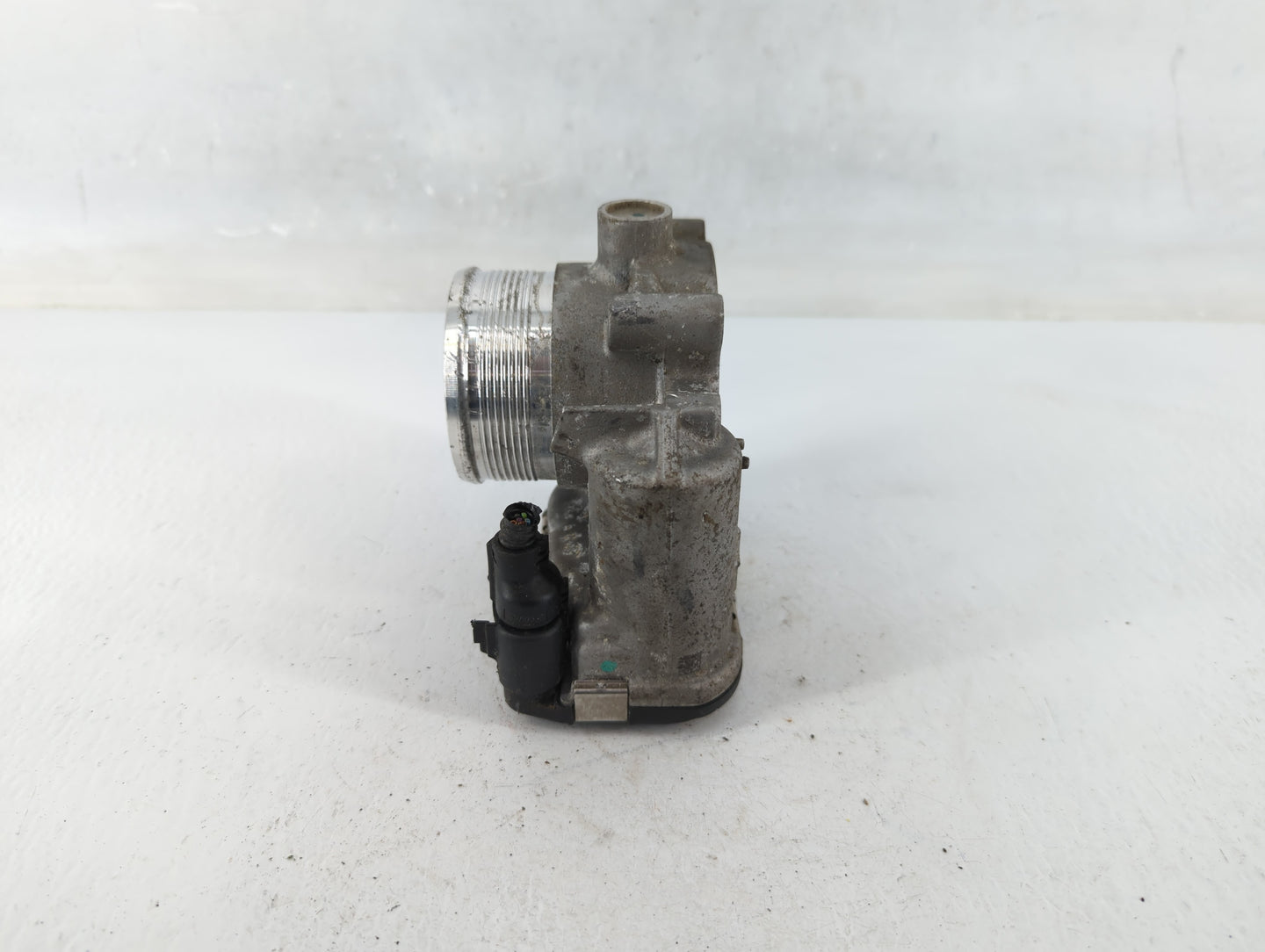 2014-2017 Volkswagen Jetta Throttle Body P/N:06K 133 062 D Fits Fits 2014 2015 2016 2017 OEM Used Auto Parts - Oemusedautopa