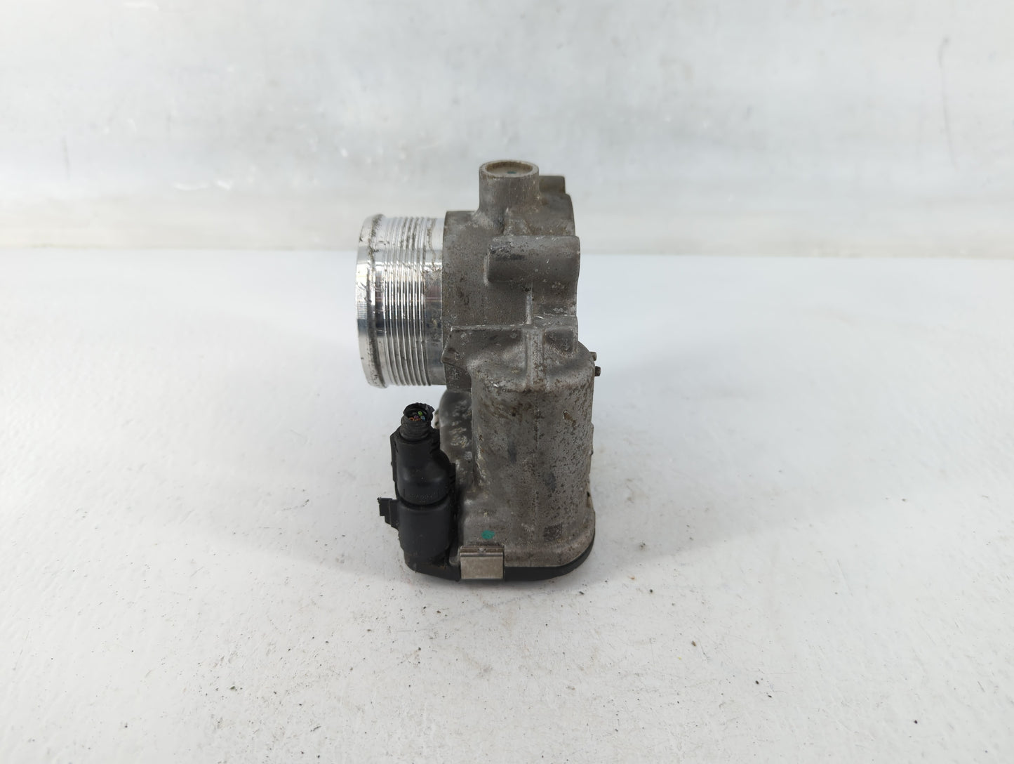 2014-2017 Volkswagen Jetta Throttle Body P/N:06K 133 062 D Fits Fits 2014 2015 2016 2017 OEM Used Auto Parts - Oemusedautopa