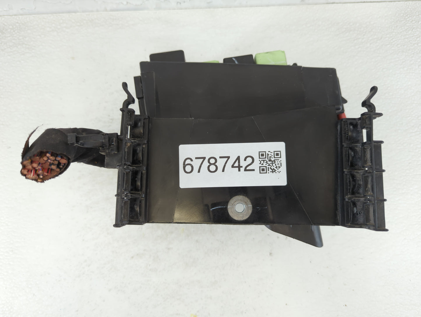 2010-2014 Volkswagen Jetta Fusebox Fuse Box Panel Relay Module P/N:E00004440 Fits OEM Used Auto Parts - Oemusedautoparts1.co