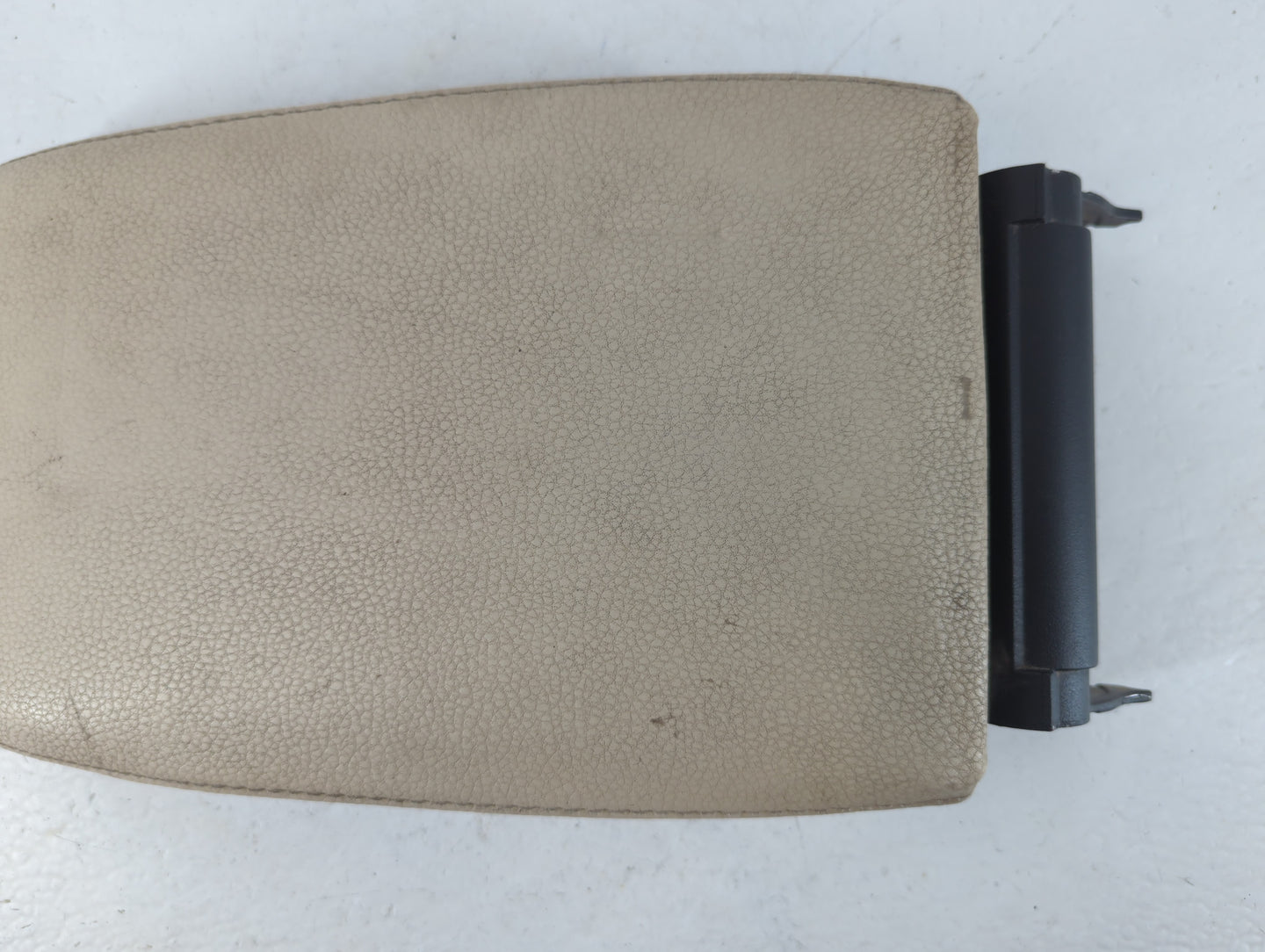 2012-2018 Volkswagen Jetta Center Console Armrest Cover Lid Fits Fits 2012 2013 2014 2015 2016 2017 2018 OEM Used Auto Parts