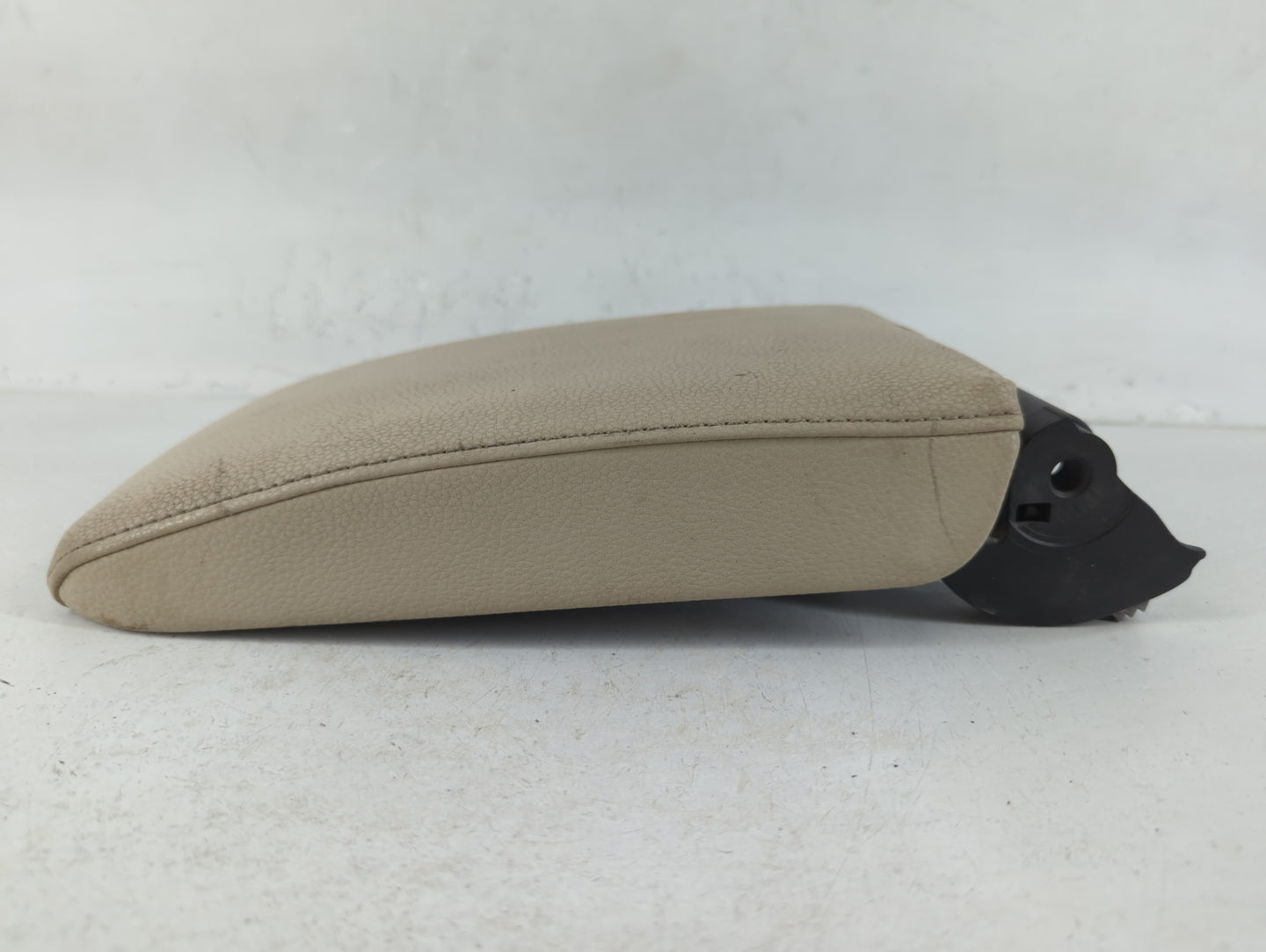 2012-2018 Volkswagen Jetta Center Console Armrest Cover Lid Fits Fits 2012 2013 2014 2015 2016 2017 2018 OEM Used Auto Parts