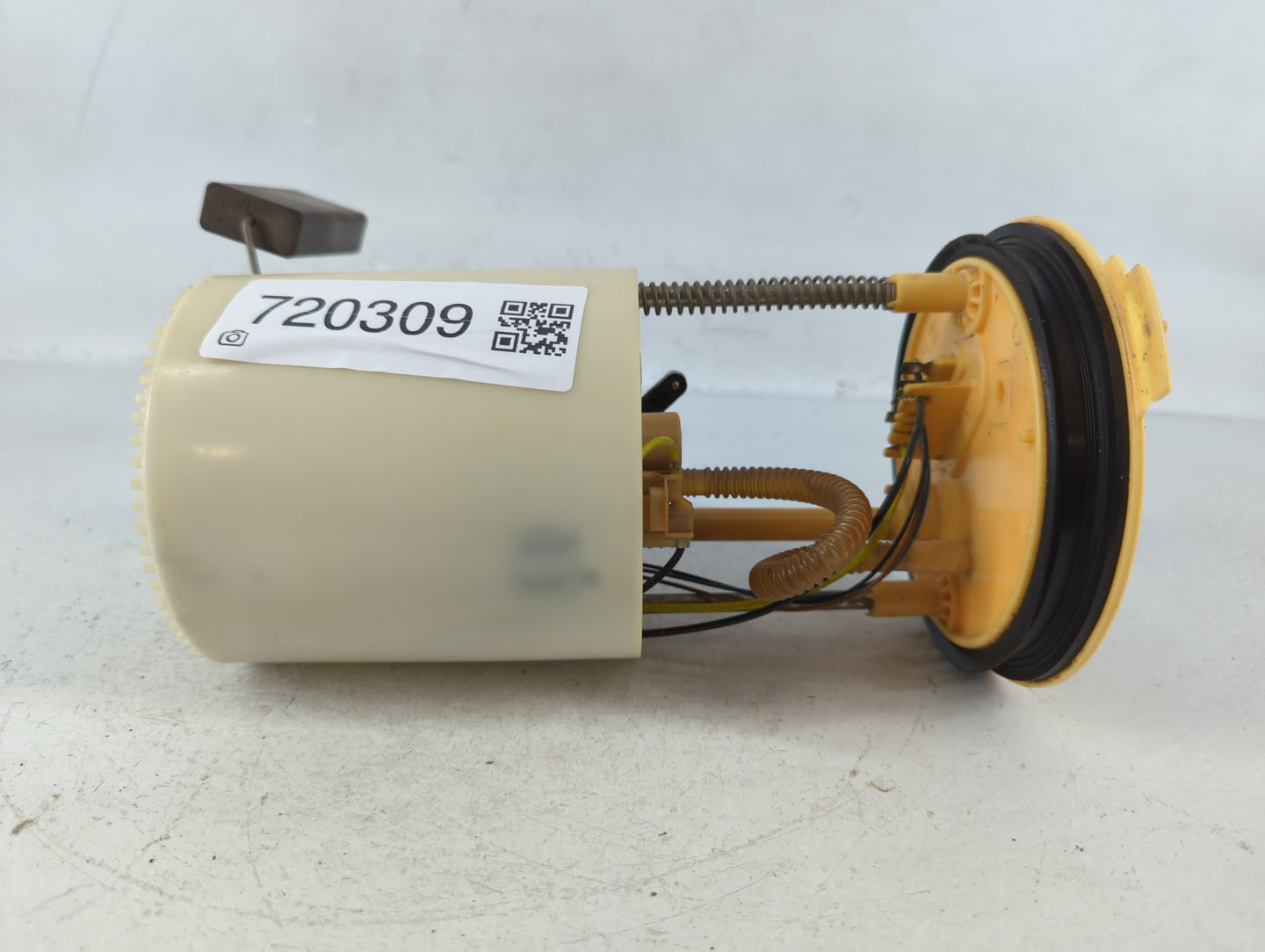 2009-2014 Volkswagen Jetta Electrical Gas Fuel Pump Assembly 720309 - Oemusedautoparts1.com