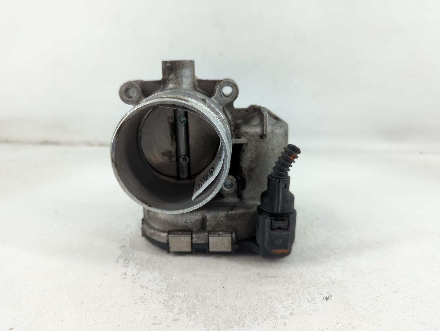 2014-2017 Volkswagen Jetta Throttle Body P/N:06K 133 062 D Fits Fits 2014 2015 2016 2017 OEM Used Auto Parts - Oemusedautopa