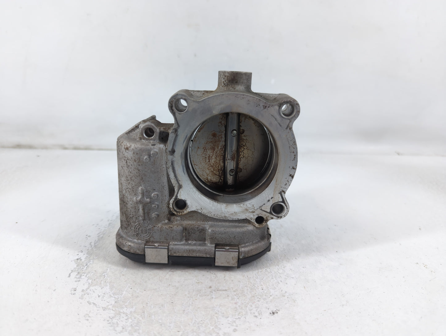 2014-2017 Volkswagen Jetta Throttle Body P/N:06K 133 062 D Fits Fits 2014 2015 2016 2017 OEM Used Auto Parts - Oemusedautopa
