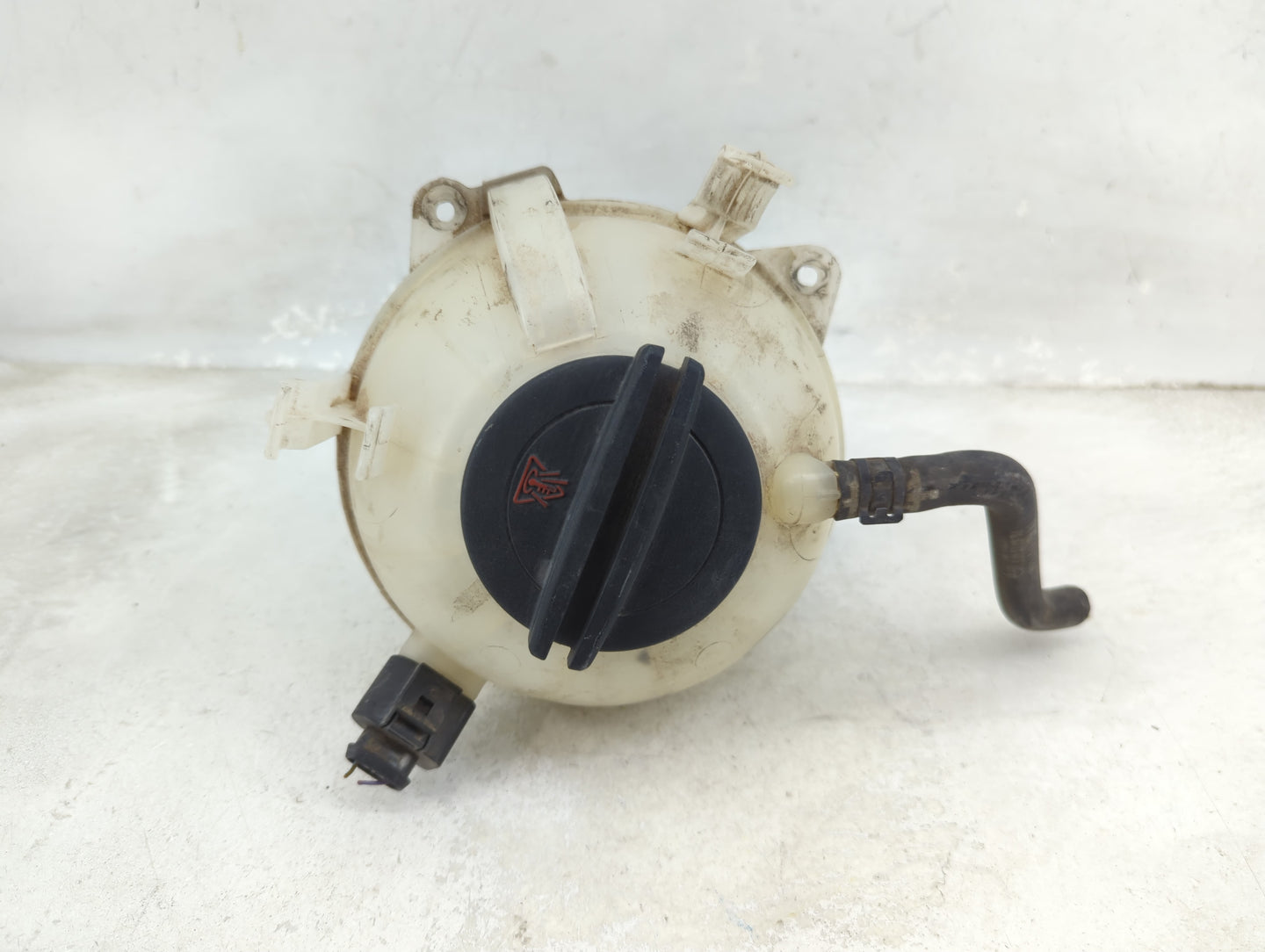 Volkswagen Jetta Gli Radiator Coolant Overflow Expansion Tank Bottle - Oemusedautoparts1.com