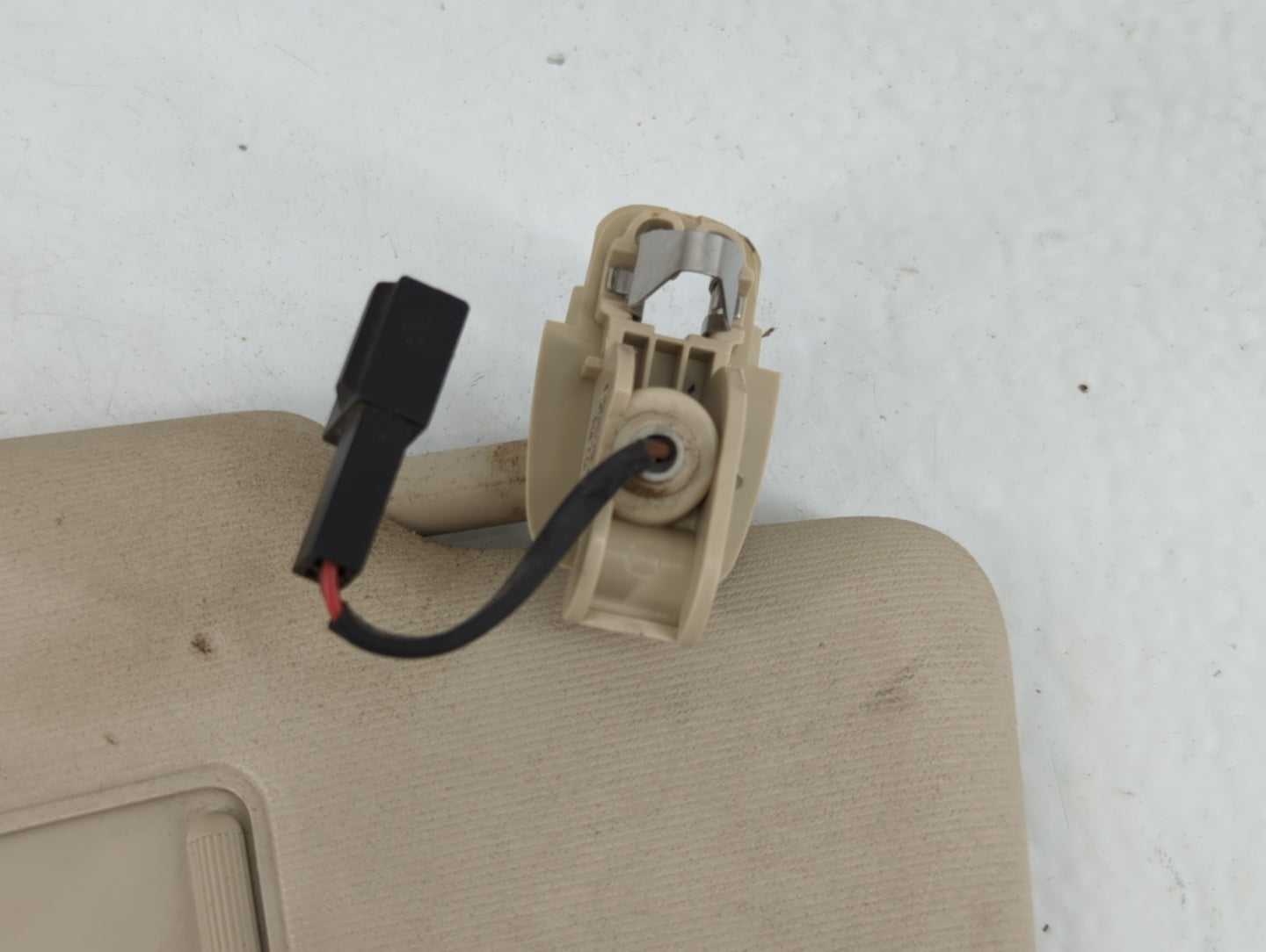 2012-2020 Volkswagen Passat Sun Visor Shade Replacement Passenger Right Mirror Fits OEM Used Auto Parts - Oemusedautoparts1.