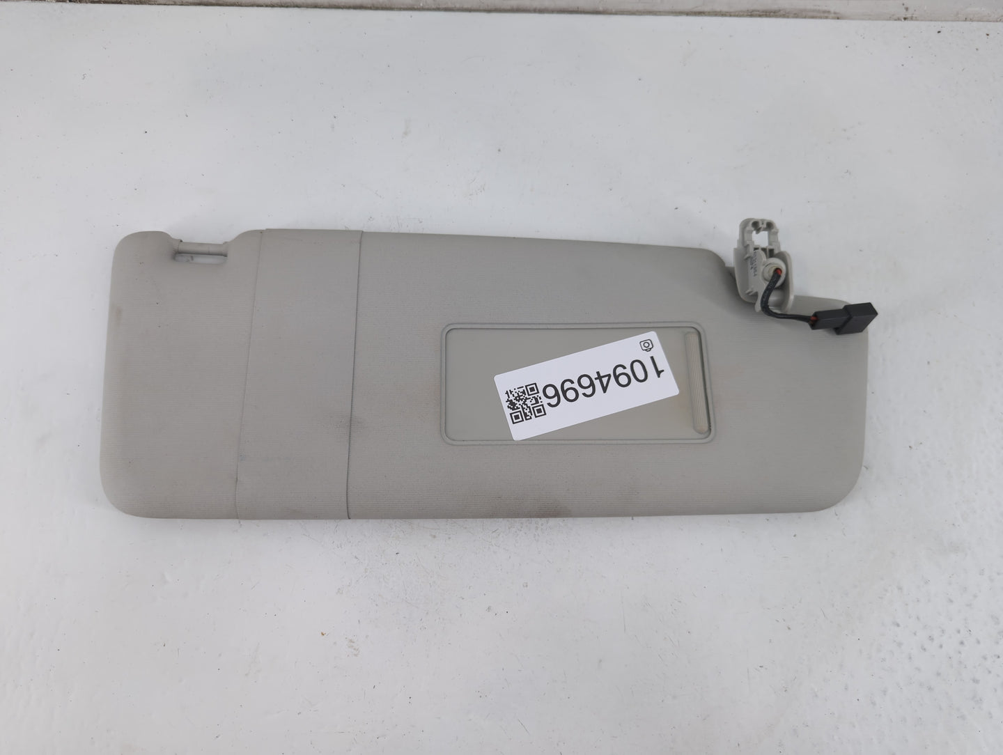 2012-2020 Volkswagen Passat Sun Visor Shade Replacement Passenger Right Mirror Fits OEM Used Auto Parts - Oemusedautoparts1.