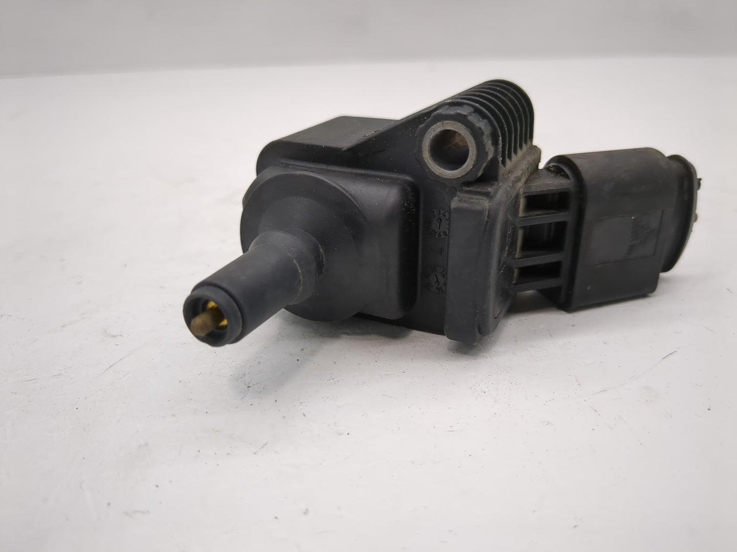 2014-2017 Volkswagen Passat Ignition Coil Igniter Pack - Oemusedautoparts1.com