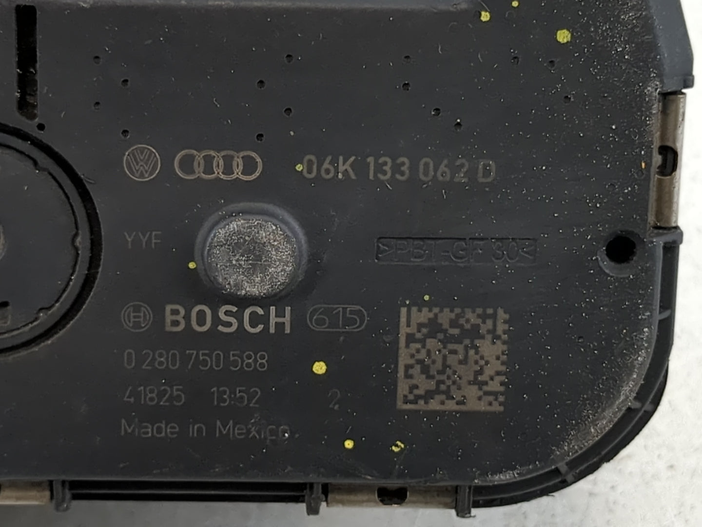 2014 Volkswagen Passat Throttle Body P/N:06K 133 062 D Fits OEM Used Auto Parts - Oemusedautoparts1.com