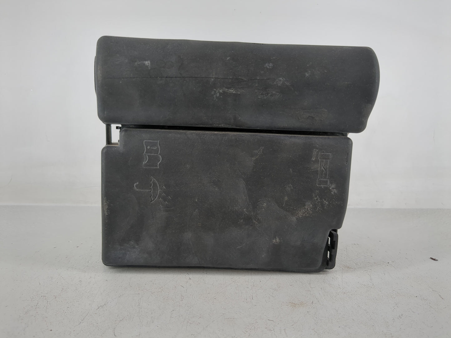 2012-2020 Volkswagen Passat Fusebox Fuse Box Panel Relay Module P/N:5C0 937 132 A Fits OEM Used Auto Parts - Oemusedautopart
