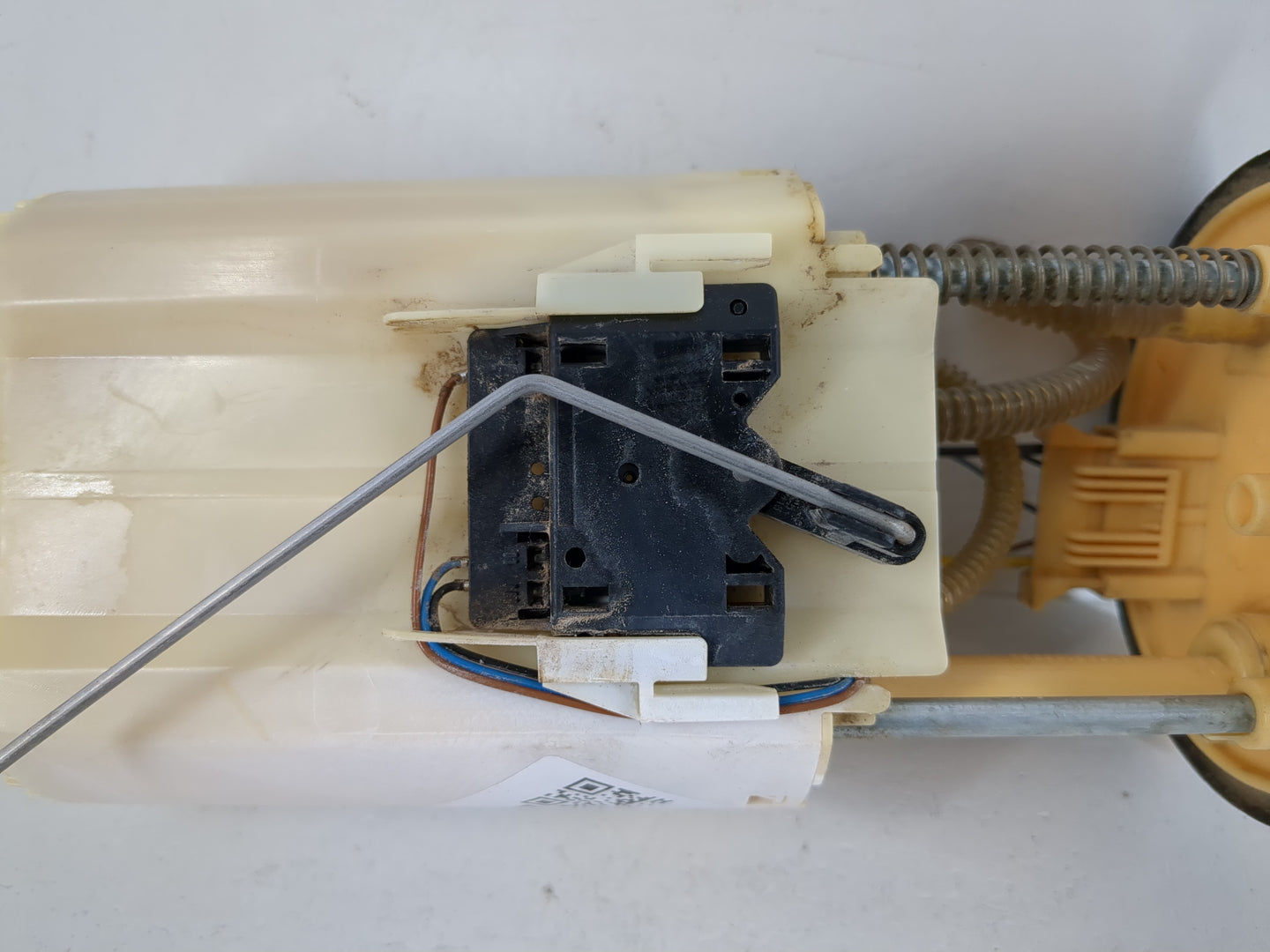 2012-2015 Volkswagen Passat Electrical Gas Fuel Pump Assembly - Oemusedautoparts1.com