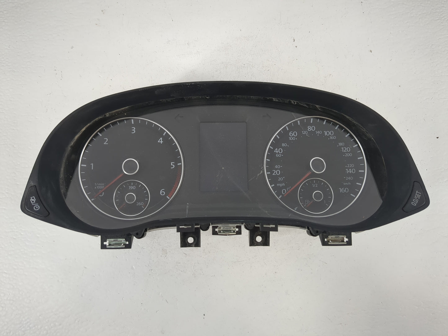 2013-2014 Volkswagen Passat Instrument Cluster Speedometer Gauges P/N:561 920 970 G Fits Fits 2013 2014 OEM Used Auto Parts 