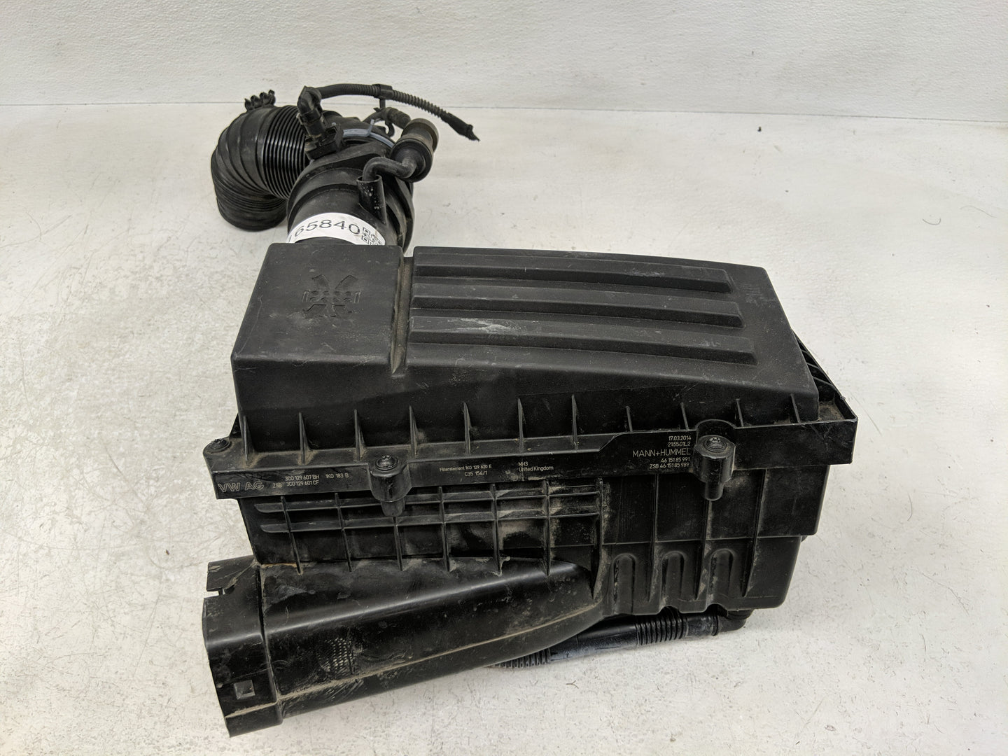 2012-2014 Volkswagen Passat Air Cleaner Intake-duct Hose Tube - Oemusedautoparts1.com
