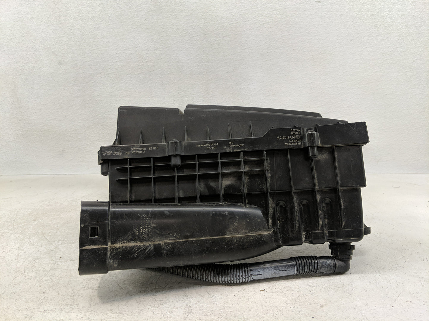 2012-2014 Volkswagen Passat Air Cleaner Intake-duct Hose Tube - Oemusedautoparts1.com