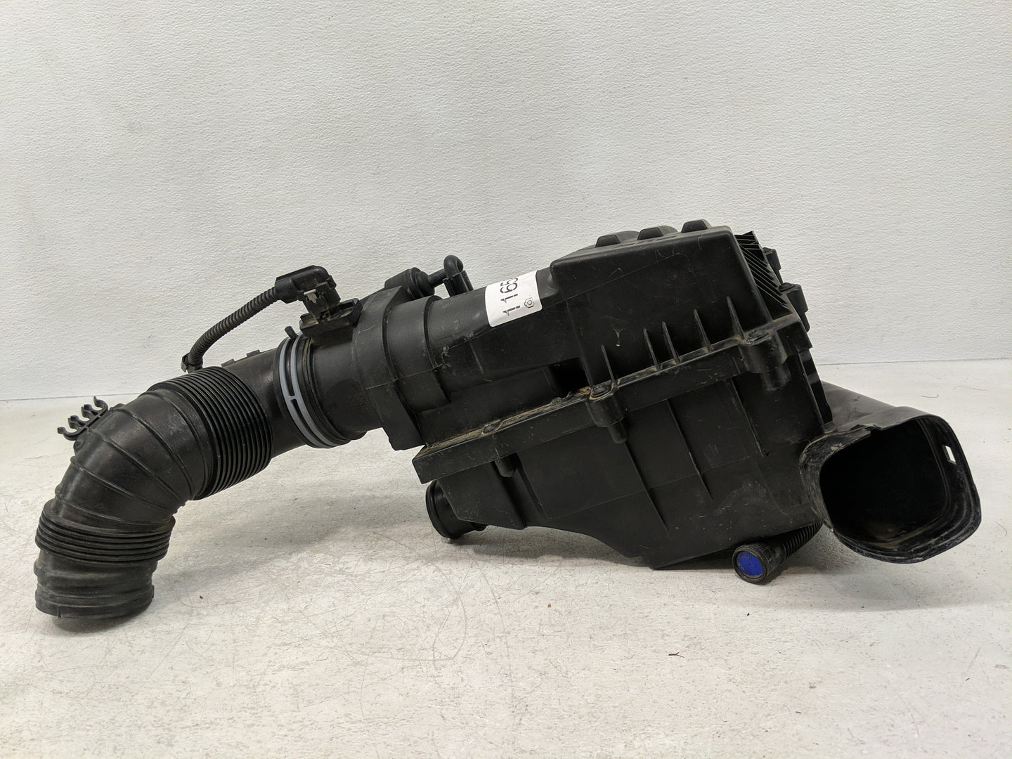 2012-2014 Volkswagen Passat Air Cleaner Intake-duct Hose Tube - Oemusedautoparts1.com