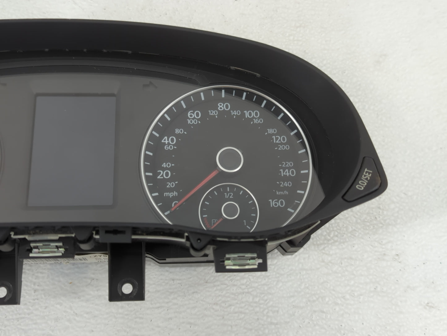 2013-2014 Volkswagen Passat Instrument Cluster Speedometer Gauges P/N:561 920 970 F Fits Fits 2013 2014 OEM Used Auto Parts 